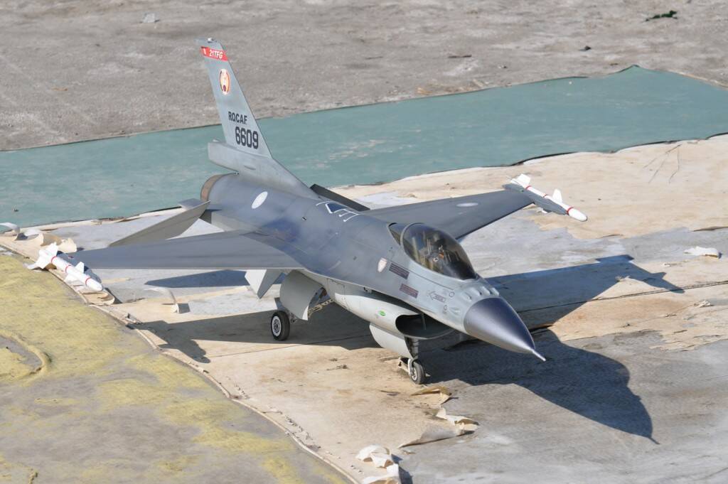 2013.12.01.F-16操演. 042_調整大小.jpg