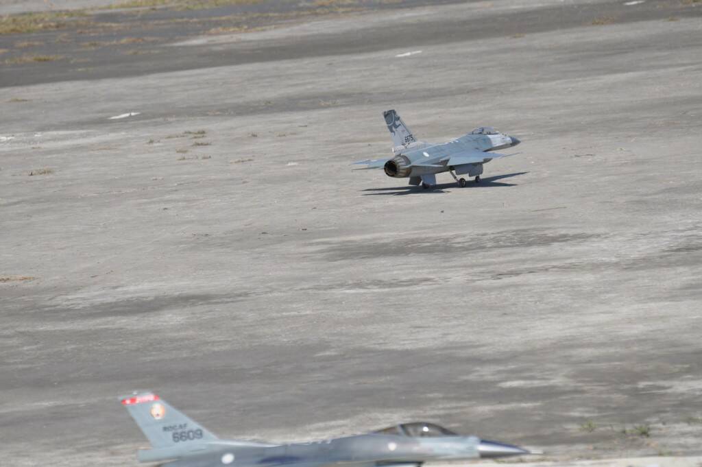 2013.12.01.F-16操演. 141_調整大小.jpg