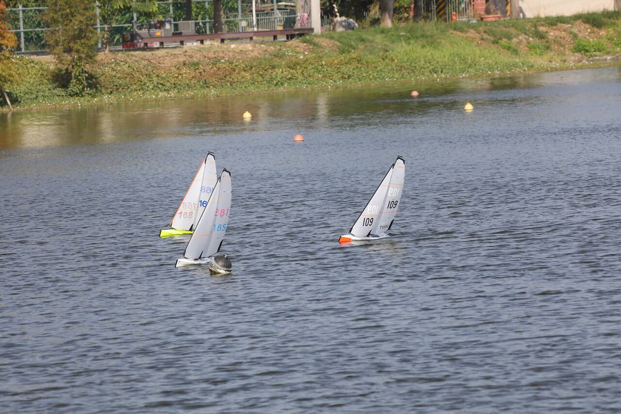 RC Sailboat