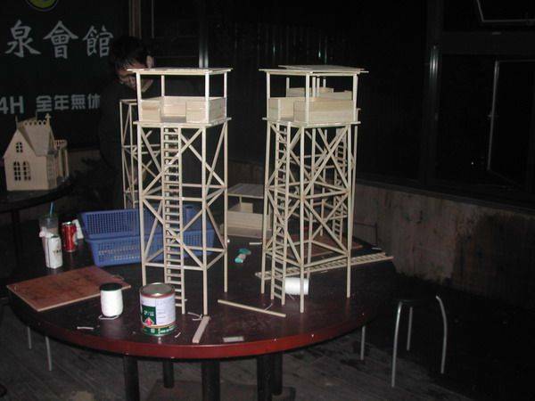 趕工完成的 1/16 瞭望台