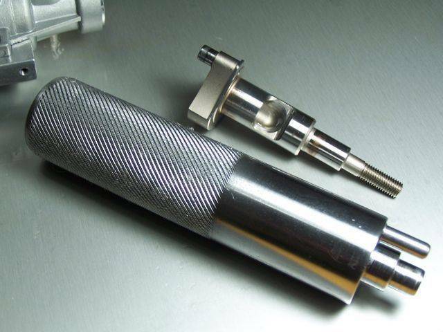 自製曲軸鎖定器150-170mm長,較附合東方人的尺寸(有夠粗勇)永不斷裂
