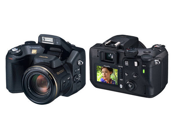 Fujifilm S7000