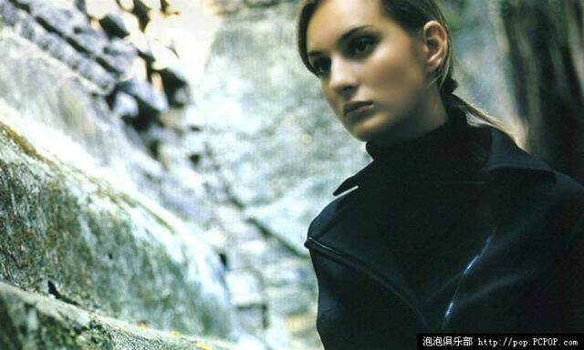 10.還有一種女人，她們很美，卻美得讓人無法接近，我們通常叫她們“冰山美人”