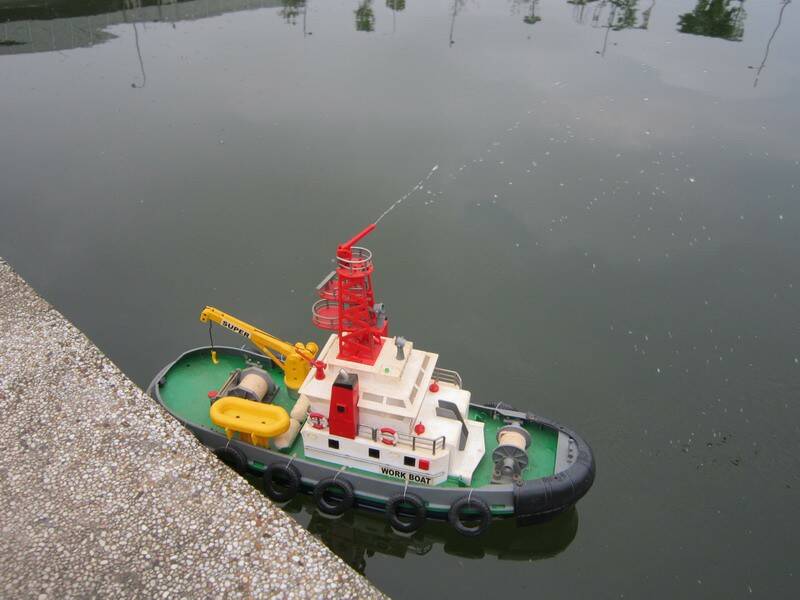 很雞肋的噴水,水管太小還會卡彈