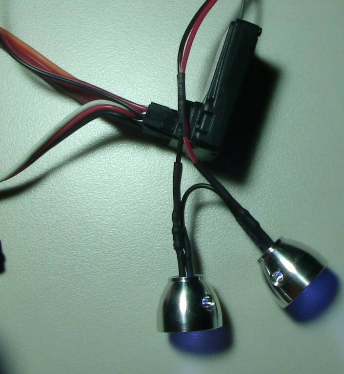 R1 2LED Assembly 9.JPG