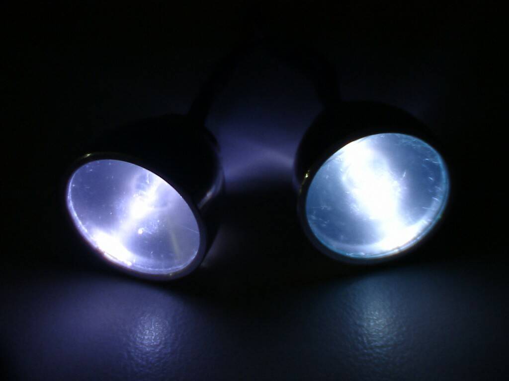 R1 2LED Assembly 11.JPG