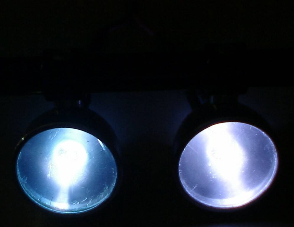 R1 2LED Assembly 16.JPG