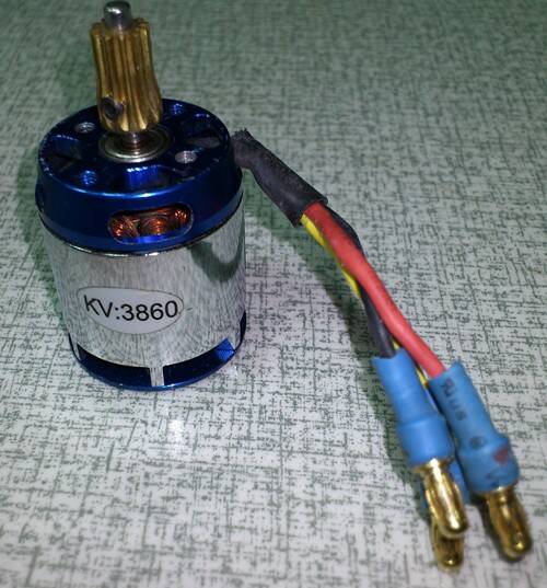 [已售出]KV3860外轉馬達   450直昇機用   200元