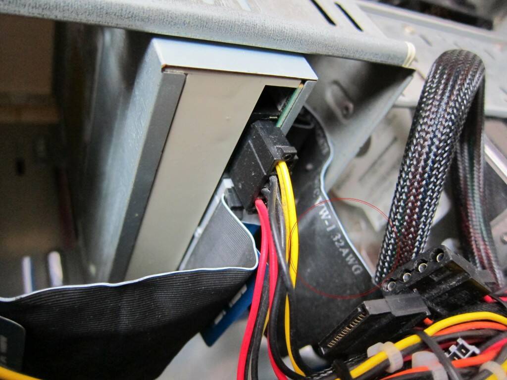sony燒錄機使用32AGW大排線.jpg