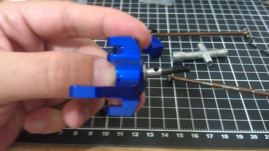 用金屬件未裝鐵片會太突出