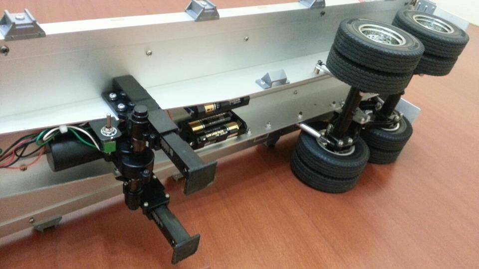 電動收腳