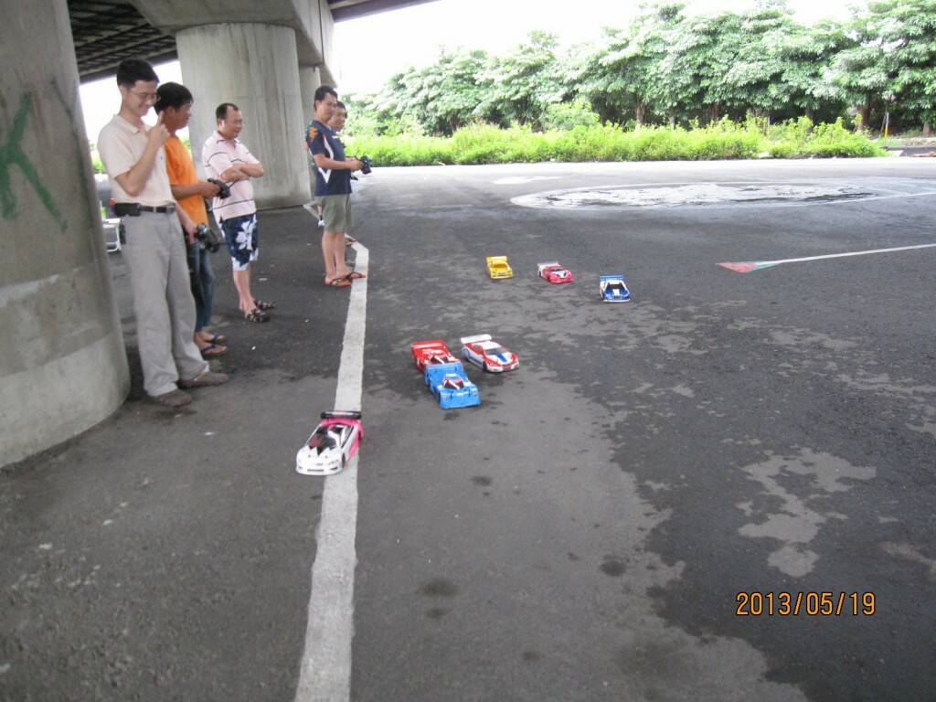 今日鹹濕大作戰-直線競速彎道甩尾免不了