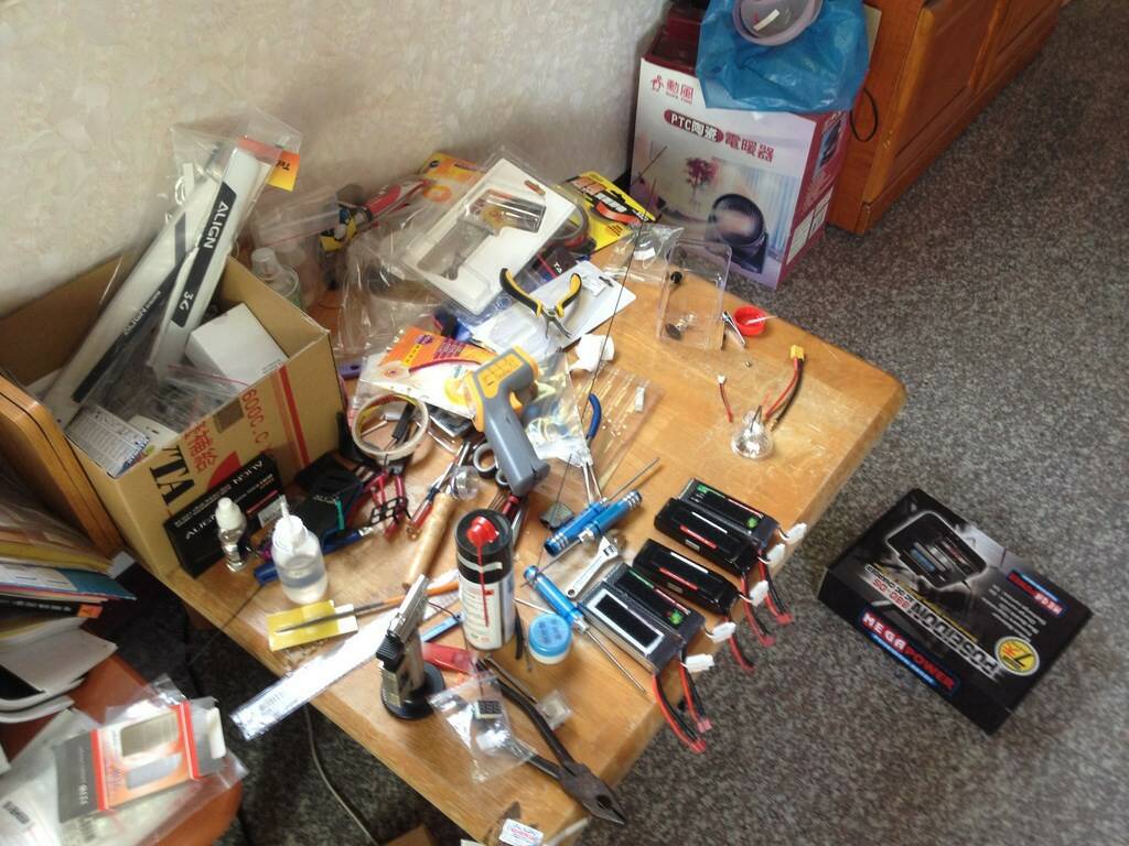 雜亂工具桌