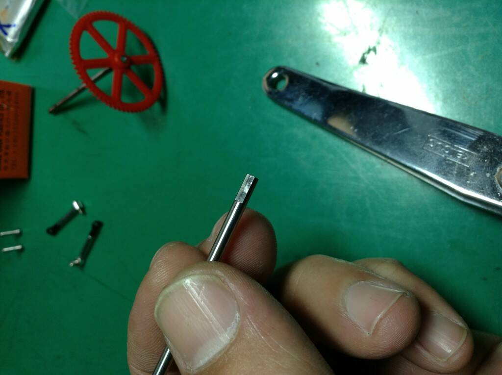 齒盤壓到底刻痕處