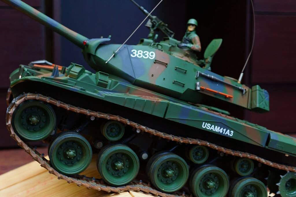 先前塗裝的M41A3比較