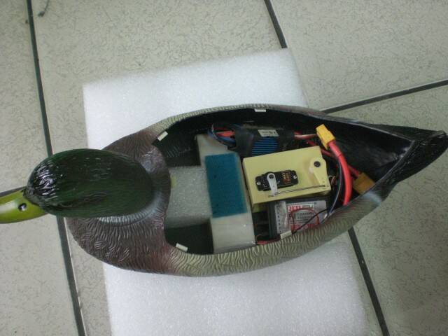 電池橫擺其他空間塞泡棉