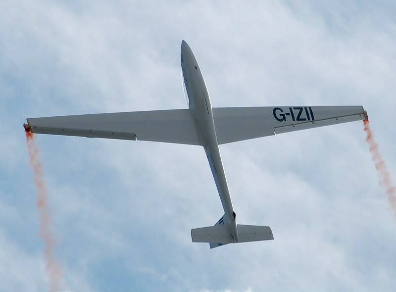 Swift_s-1_glider_g-izii_aerobatics_at_kemble_arp-800.jpg