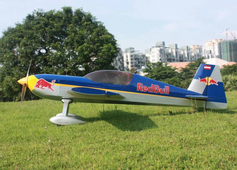 Red Bull EXTRA300LP 1.7M (1).jpg