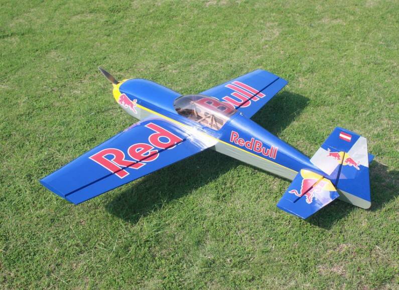 Red Bull EXTRA300LP 1.7M (8).jpg