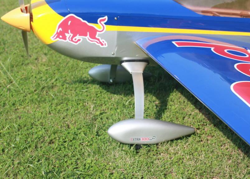 Red Bull EXTRA300LP 1.7M (9).jpg