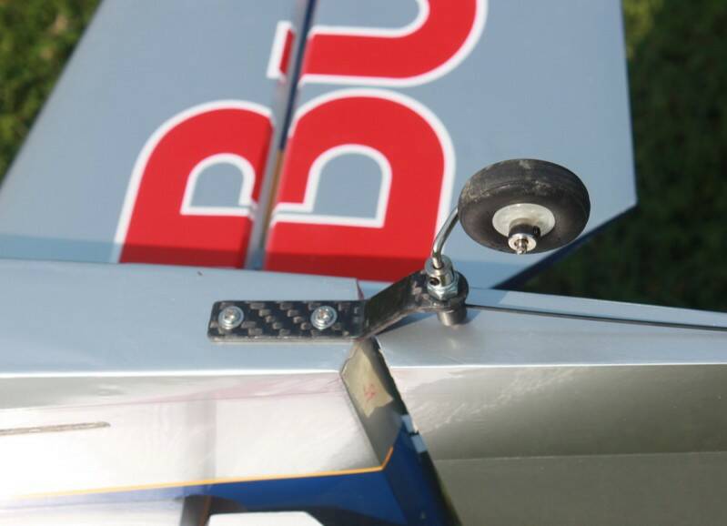 Red Bull EXTRA300LP 1.7M (14).jpg