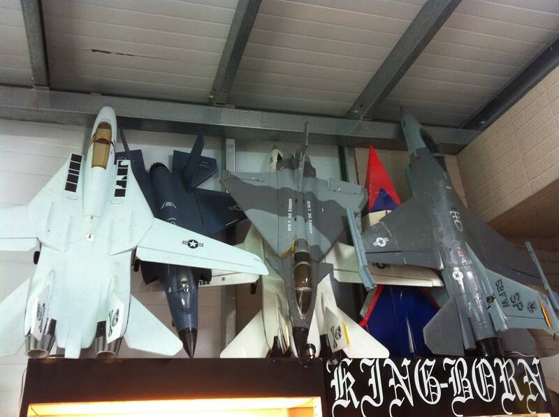 F14  2800  F16空機2000