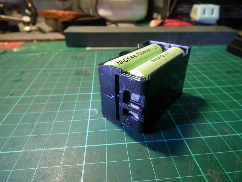 附四顆AA電池