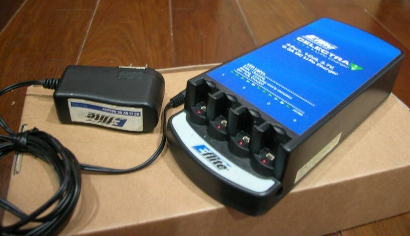 Blade 四充充電器.jpg