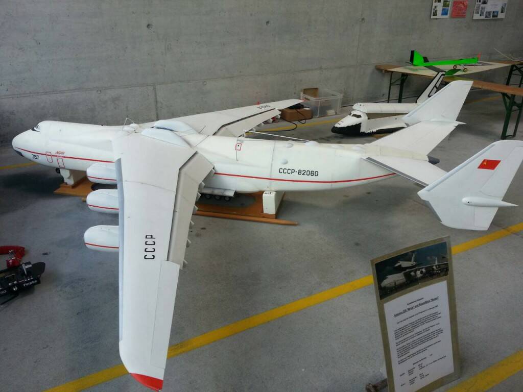 安托諾夫運輸機.