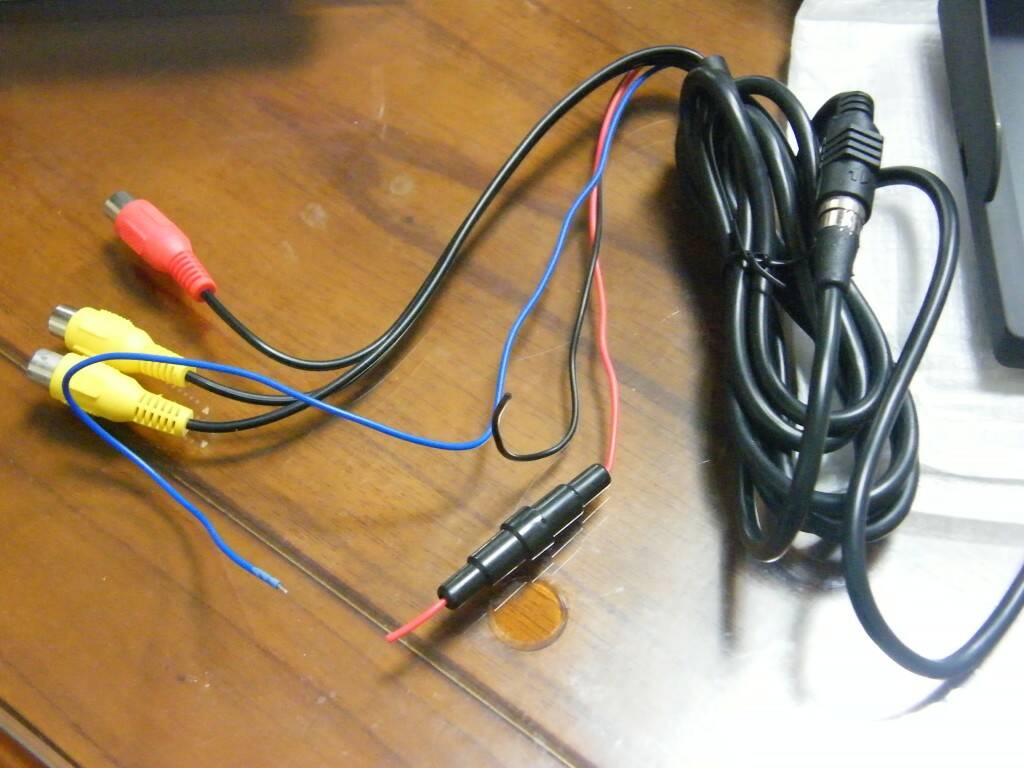 電源線可能有裁剪過