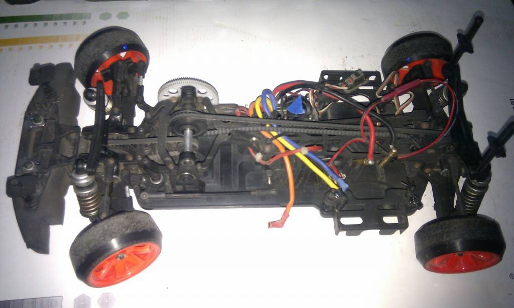 E4D MF 中前置馬達反胎甩尾車