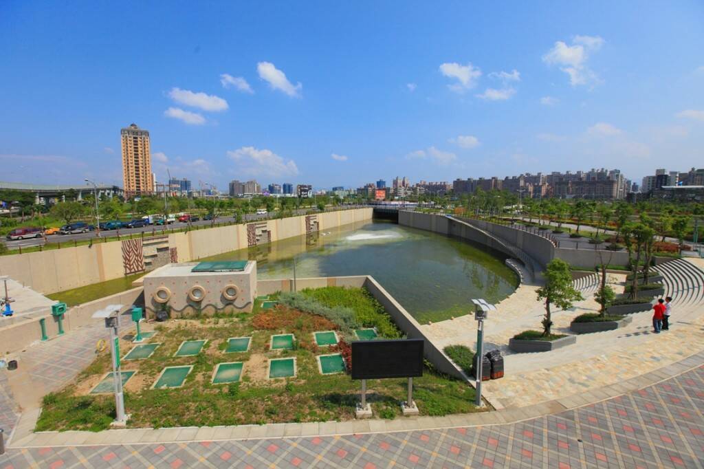 137072456.jpg