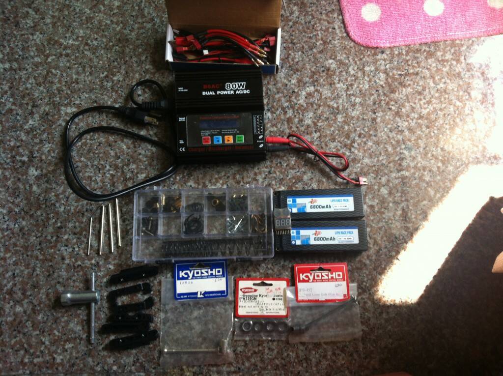 備料、充電器