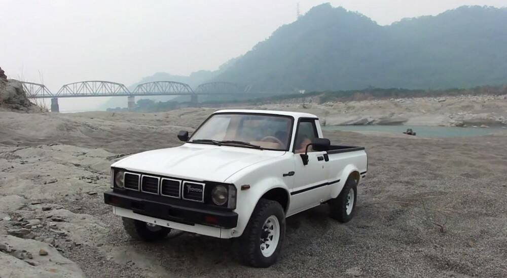 HILUX.jpg