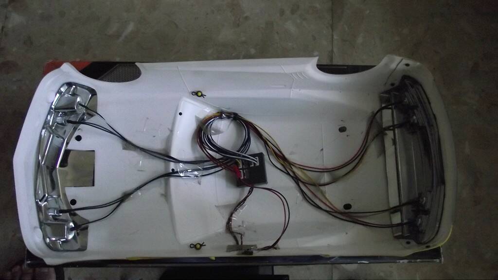 LED 車燈可變化