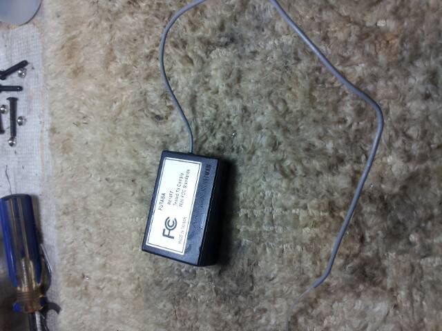 R614FF2000貼紙不小心撕掉了可以接受者請參考