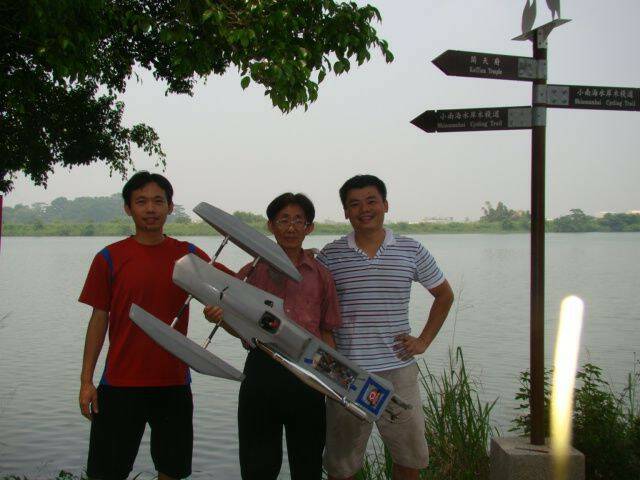 Builder and owners of Ver.1 & Ver.2.jpg
