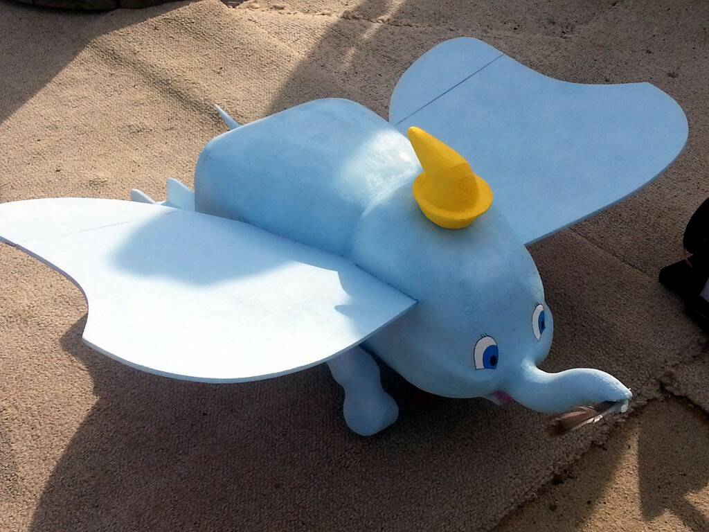 flying elephant 00.jpg