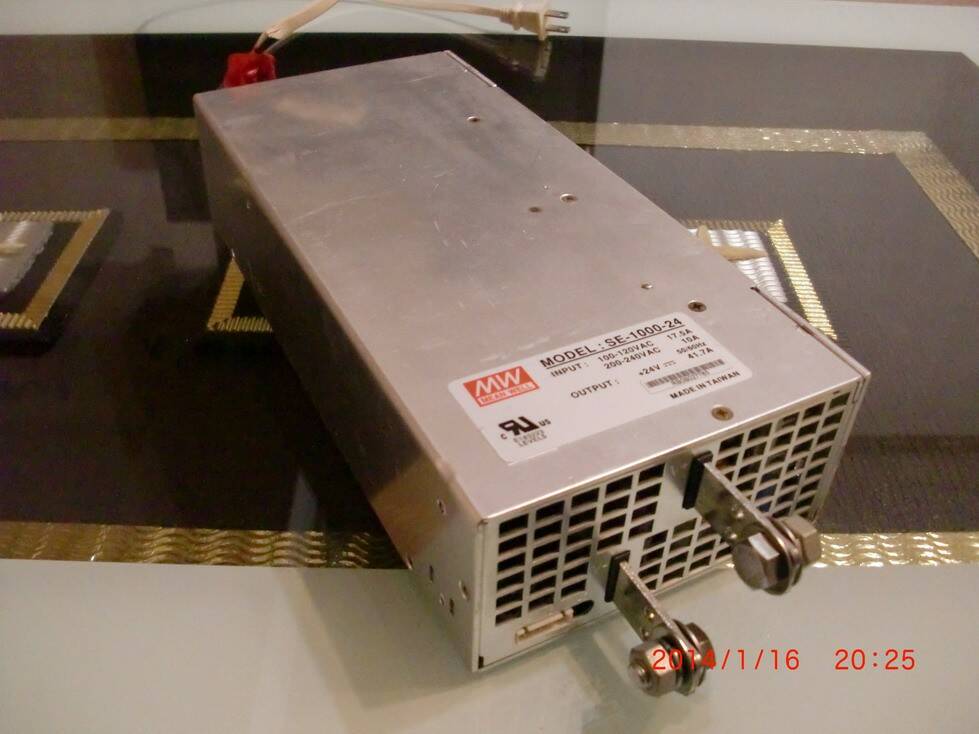 明緯SE-1000-24-2_調整大小 .JPG