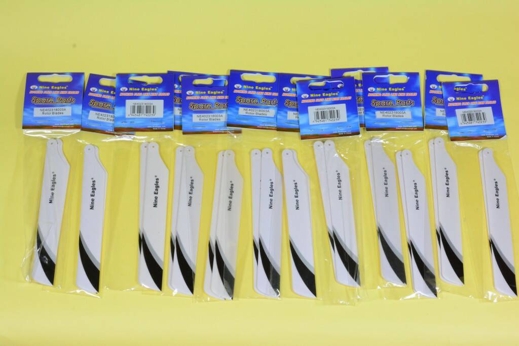 重量與硬度與面積比機浮力極佳的好用槳,常買不到,先備料再說