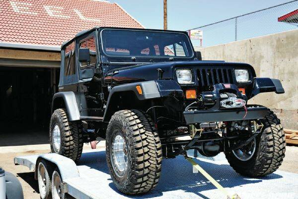 1212-4wd-01 1989-jeep-yj-wrangler warn-winch.jpg