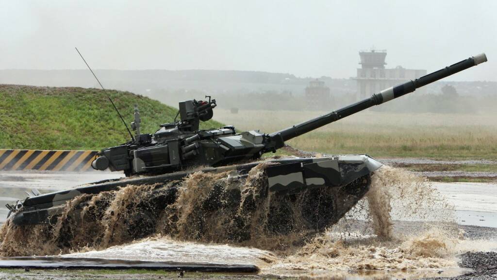 t-90-tank-1366x768.jpg