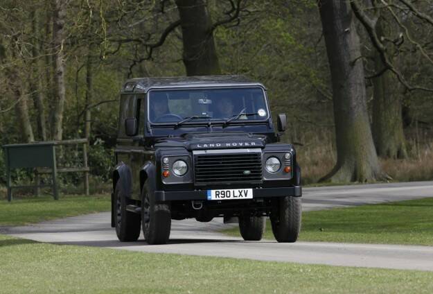 Land-Rover-Defender-LXV14-625x424.jpg