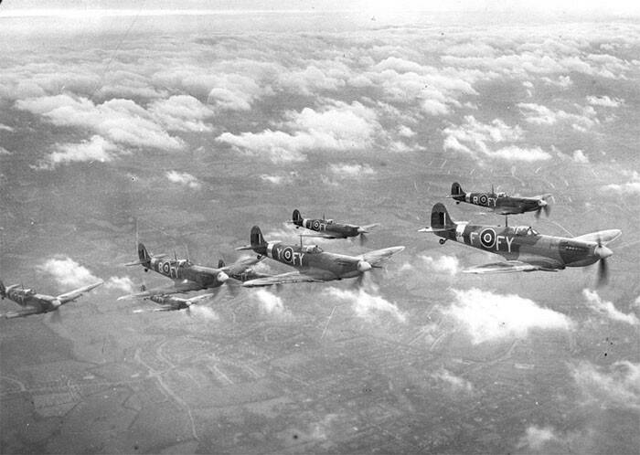 SpitfireIX_611Sqn_8_Biggin_Hill_1943.jpg