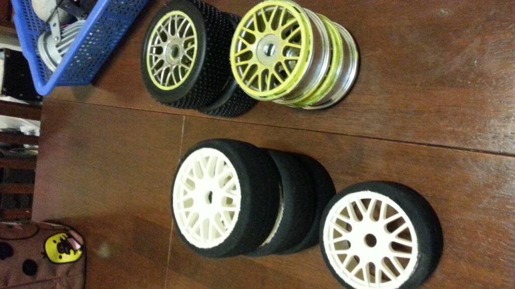 1/8輪胎 4科都250 共3組