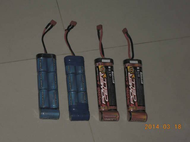 紅色是8.4V, 3000mAh(已售出))