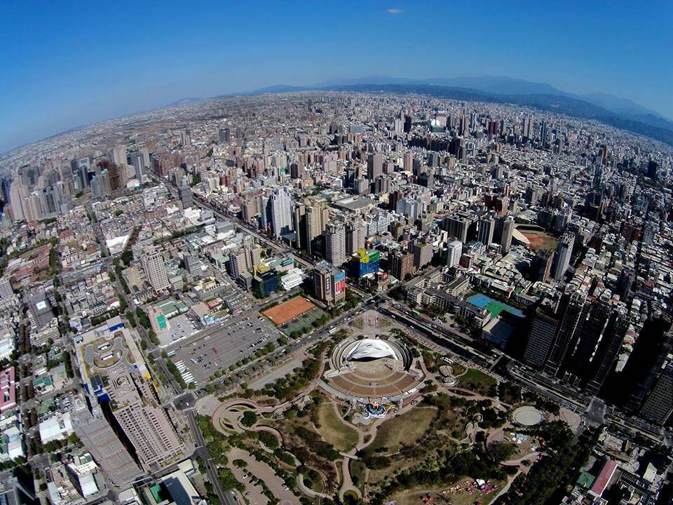 台中文心公園高空拍攝! 因圖檔有被壓縮! 實際圖解析度更好
