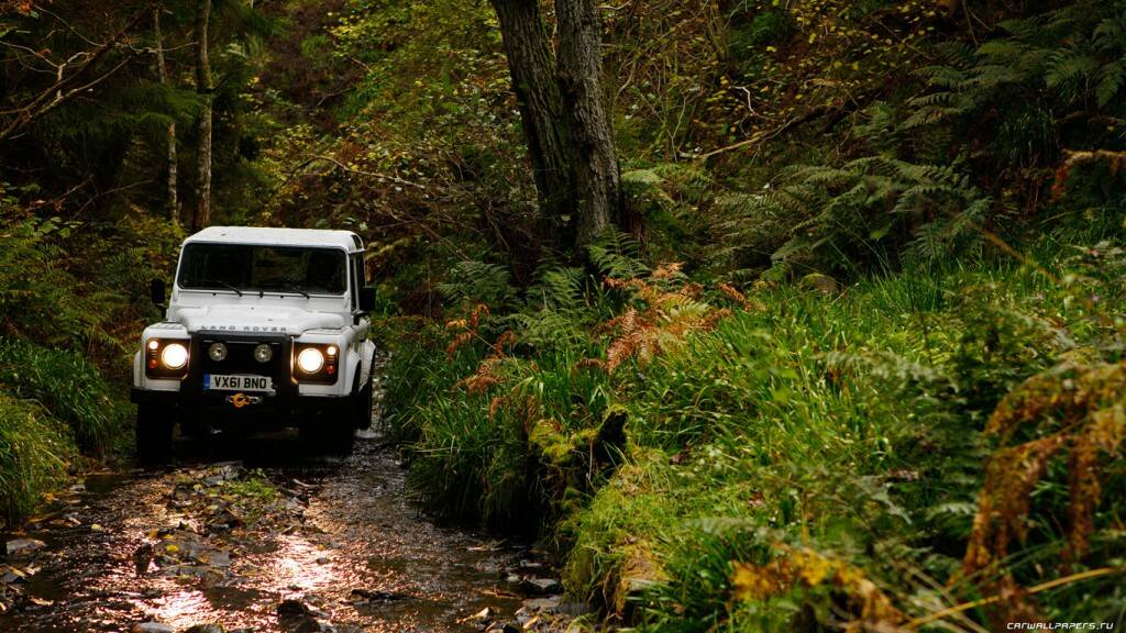 Land-Rover-Defender-90-Station-Wagon-2012-1366x768-011.jpg