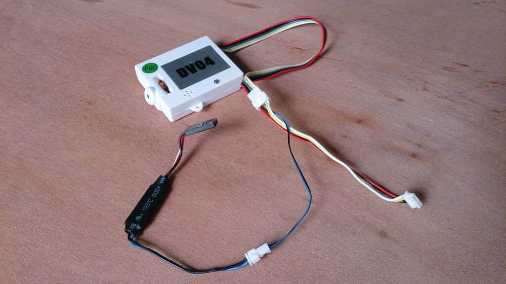 一頭接電源一頭接ch5或ch6動
