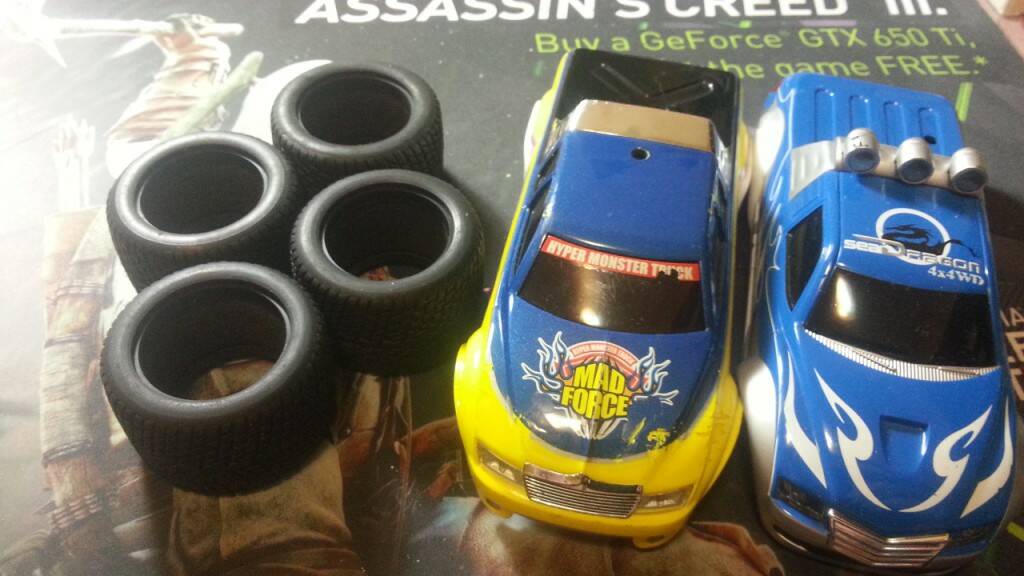 1.KYOSHO 雙車殼 加輪胎 賣1000